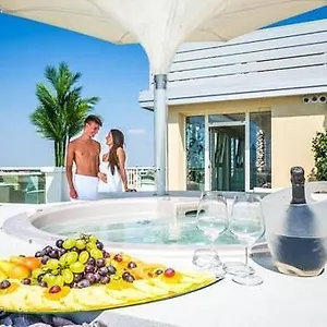 Colombo 4*, Lido di Jesolo Italia